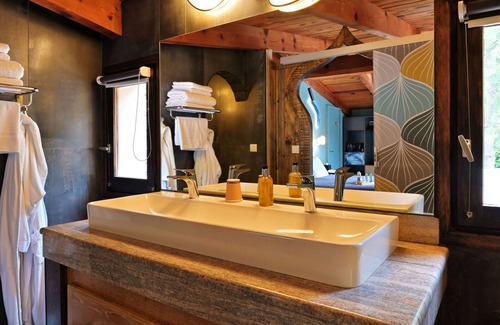 Calenzana Hotel | Inviting Domaine Hôtel A Flatta: Pool, Spa & Family-Friendly