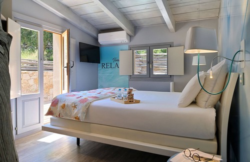 Calenzana Hotel | Inviting Domaine Hôtel A Flatta: Pool, Spa & Family-Friendly