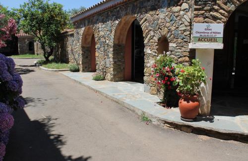 Querciolo Apartment | Discover Domaine Le Clos des Oliviers with Ocean Views