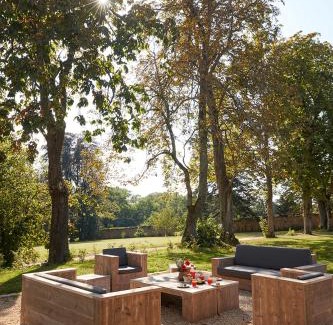 Ploeren Hotel | Relax at Domaine Le Mezo: Oceanfront Retreat with Pool
