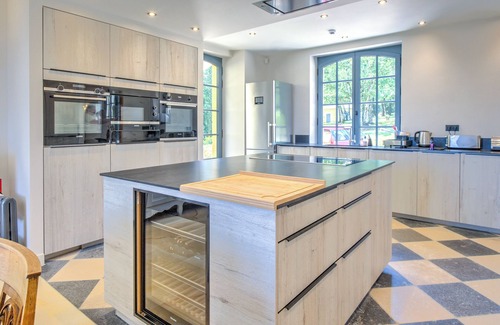Vitrac Villa | Domaine Les Hauts De Chaunac with private pool, Wi-Fi and air conditioning