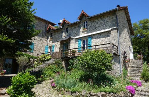 Lacam-d'Ourcet Bed & Breakfast | Discover Domaine Les Teuillères: Oceanfront Family Retreat
