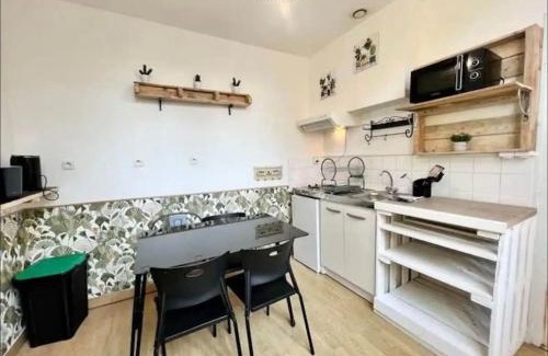 Caffiers Apartment | Relaxing Getaway at Domaine Les Tourelles with Spa & Hot Tub