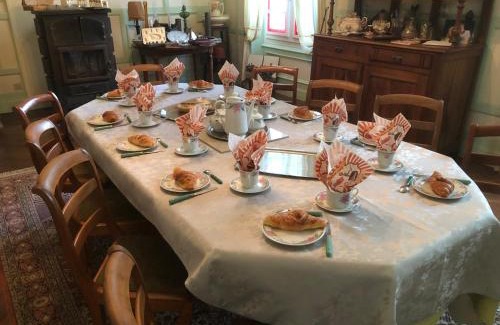 Loudun House | Top-Rated Domaine Lesabaille: Family-Friendly & Accessible