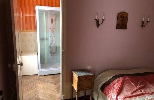 Loudun House | Top-Rated Domaine Lesabaille: Family-Friendly & Accessible