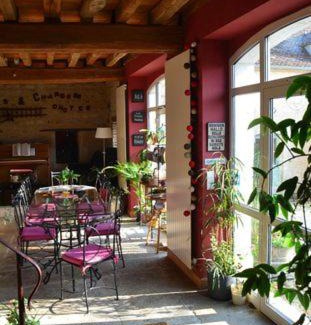 Coulanges-la-Vineuse Bed & Breakfast | Pet-Friendly Domaine Maltoff with Ocean View & Restaurant