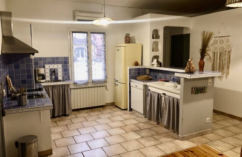 Roussillon House | Relaxing Domaine plan des Devens Gite with Shared Pool