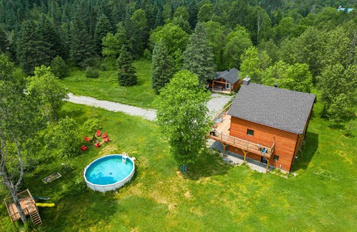 Boileau Ski Chalet | Exquisite Domaine Princier: Guest Rated 9.8 with Spa & Pool