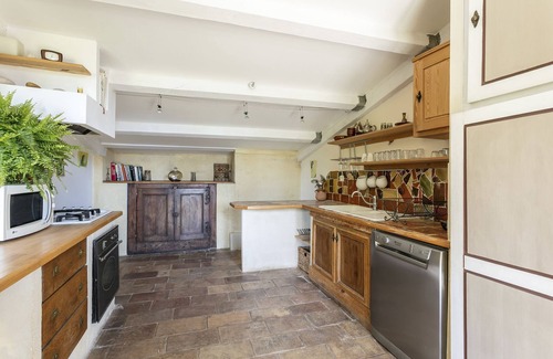 Meze Apartment | Experience DOMAINE SESQUIER: Family Gîte with Ocean Views