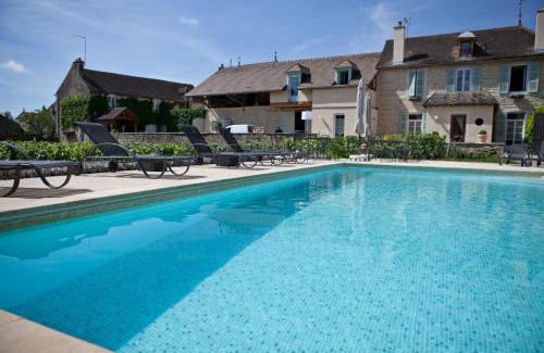 Pommard Bed & Breakfast | Relax at Domaine VIOLOT-GUILLEMARD with Pool & Family Fun