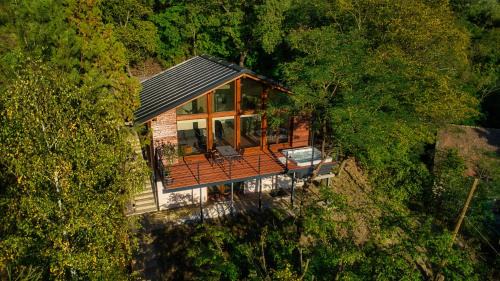 Szentendrei Apartment | Top-Rated Domb ház Visegrád with Relaxing Hot Tub