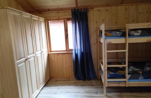 Znin Cabin | Explore Domek 2 w Rancho Żnin: Pet & Child Friendly Stay