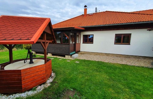 Sluknov House | Relaxing Domek Císařský with Hot Tub & Family Amenities