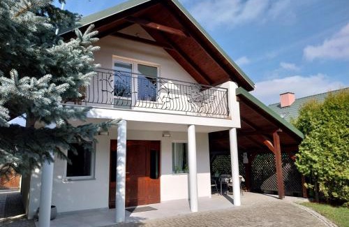Nowa Deba Villa | Pet-Friendly Domek Chmiel II by Lake Tarnobrzeskie