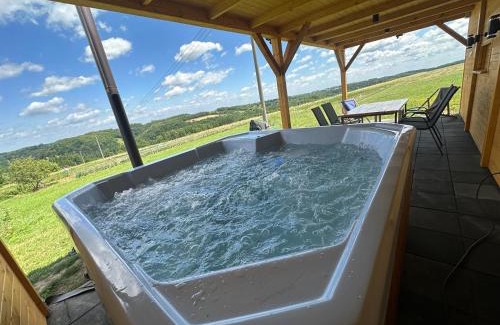 Wola Kalinowska Apartment | Relaxing Ojców Domek DELUX with Hot Tub & Ocean Views