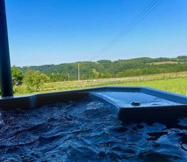 Wola Kalinowska Apartment | Relaxing Ojców Domek DELUX with Hot Tub & Ocean Views