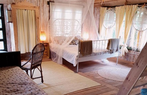 Aleksandrow House | Inviting Domek Gruszkowy: Oceanfront Oasis with Pool