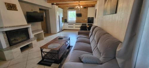 Swietajno House | Pet-Friendly Domek Jerutki Michał with Oceanfront Views