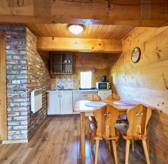 Polanica-Zdroj Cabin | Cozy Marel Apartments in Polanica Zdrój - Family & Pet Friendly