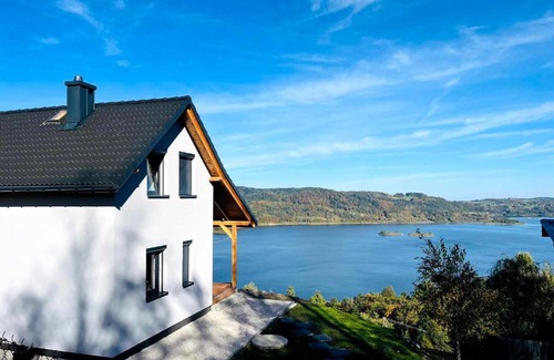 Mucharz House | Discover Domek Leo's House: Rated 9.3 with Hot Tub & Kitchen
