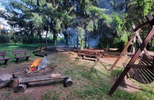 Stare Juchy House | Discover Domek Letniskowy: Pet-Friendly Retreat with Ocean View