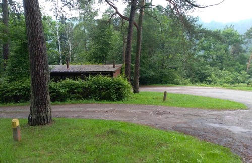 Roznow House | Pet Friendly Retreat at Domek Letniskowy Rożnów-Zapora