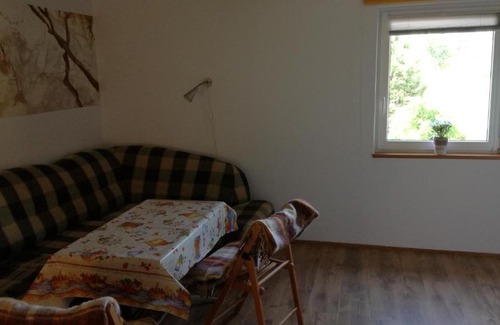 Plaska Cabin | Rygoli Getaway: Pet-Friendly Beachfront Retreat with Ocean Views