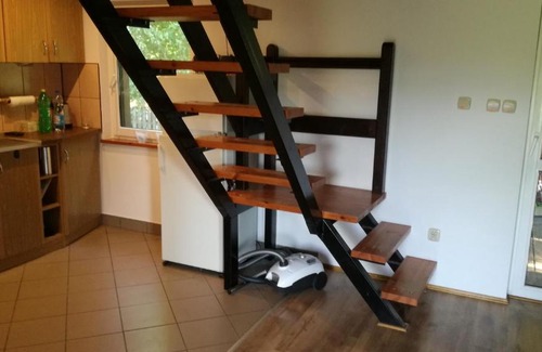 Plaska Cabin | Rygoli Getaway: Pet-Friendly Beachfront Retreat with Ocean Views