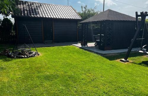 Wyspa Sobieszewska House | Pet & Child Friendly Getaway at Domek Letniskowy Wojtek