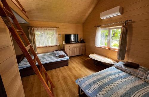 Wyspa Sobieszewska House | Pet & Child Friendly Getaway at Domek Letniskowy Wojtek
