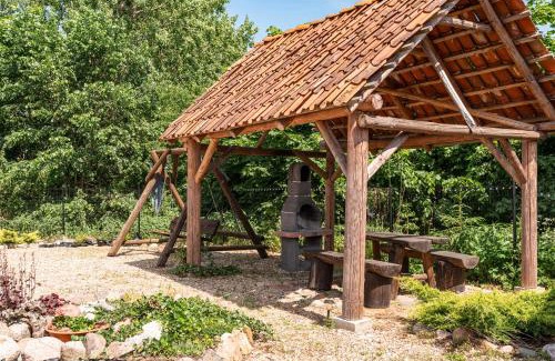 Okragle House | Relaxing Domek Masuria: Pet-Friendly with Oceanfront Views