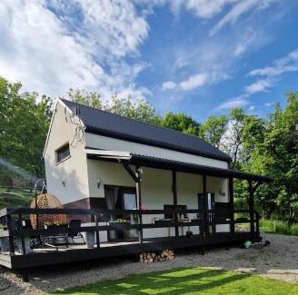 gmina Zembrzyce House | Unforgettable Oceanfront Retreat: Domek na Folwarku