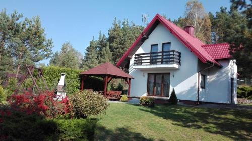 Sulecki Borek House | Experience Domek na Kaszubach: Pet-Friendly Retreat