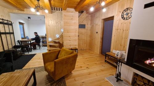 Kaczorki House | Discover Domek na Roztoczu Sosnowa: Perfect for Families