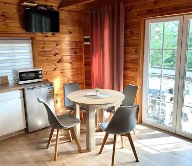 Barczewo House | Charming Domek na Wzgórzu: Pet & Child Friendly Retreat