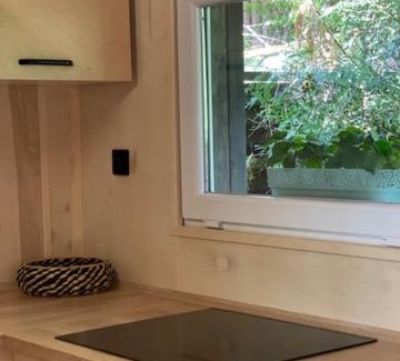 Gietrzwald House | Escape to Domek nad jeziorem: Pet-Friendly Retreat
