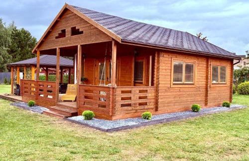 Marcinkowo Gorne Ski Chalet | Lakefront Retreat: Pet-Friendly Stay with Kitchen Access