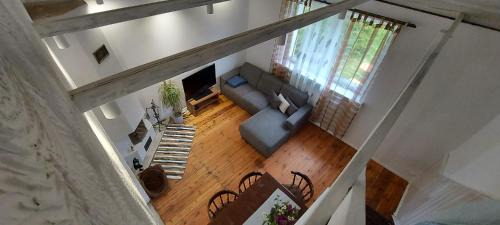 Małdyty Apartment | Relax at Domek nad jeziorem with Oceanfront Views