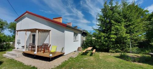 Małdyty Apartment | Relax at Domek nad jeziorem with Oceanfront Views