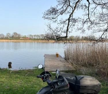 Swietajno Villa | Idyllic Domek nad stawem: Pet & Child-Friendly Retreat
