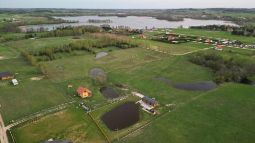 Swietajno Villa | Idyllic Domek nad stawem: Pet & Child-Friendly Retreat