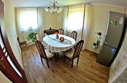 Polany Apartment | Guest Rated: 10/10 Domek Obidza - Pet Friendly Retreat