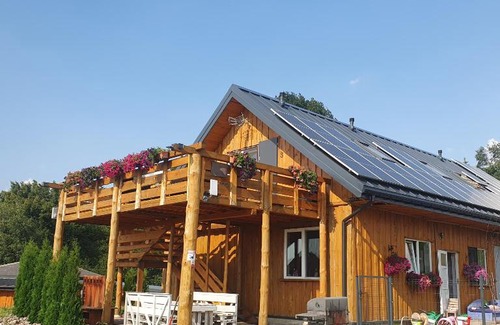 Szypliszki House | Pet-Friendly Domek Pod Akacjami with Pool & Hot Tub