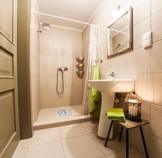 Wyspa Sobieszewska House | Pet-Friendly Domek pod Grabami: Guest Rated 9/10
