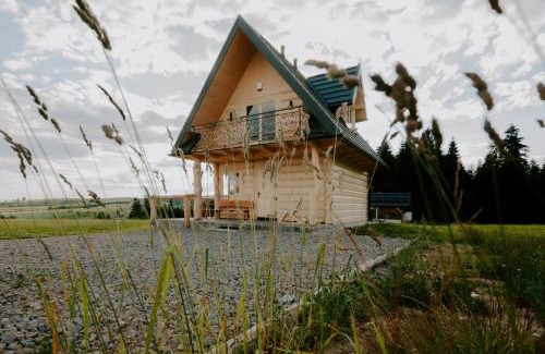 Ludzmierz House | Experience Domek pod lasem: Oceanfront Retreat with Hot Tub
