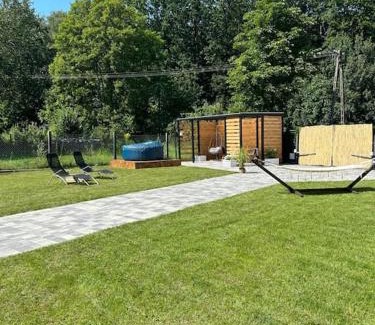 Szczecinek Apartment | Relaxing Domek Przy Lesie SPA with Private Beach & Hot Tub
