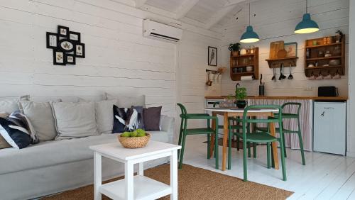 Suchowola House | Unforgettable Oceanfront Escape at Domek przy Majątku Morgi
