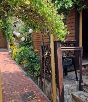 Mikolajki Cabin | Premier Domek przy promenadzie: Pet & Child Friendly Retreat