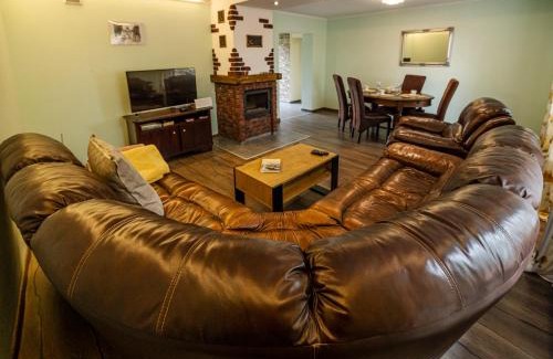 Glogowek Apartment | Pet-Friendly Stay at Domek przy Rynku - Rated 9.7/10