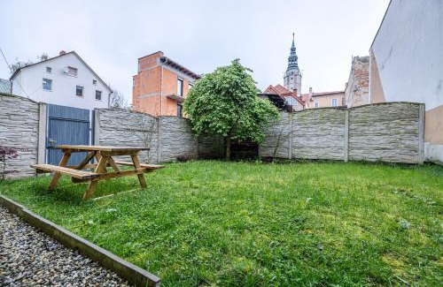 Glogowek Apartment | Pet-Friendly Stay at Domek przy Rynku - Rated 9.7/10